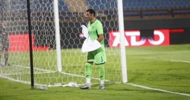 عبد المنصف يكشف حقيقة مشادته مع شريف إكرامى فى مباراة الأهلى