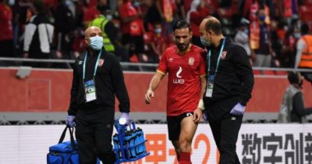 طبيب الاهلي مع على معلول